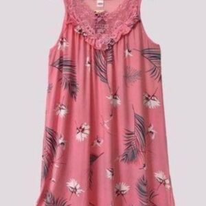 Ladies Beautiful Night Gown